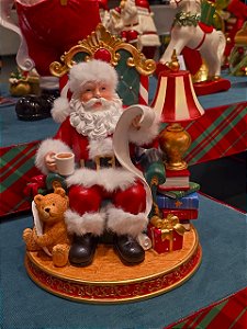Papai Noel No Sofá Com Presentes Com Led 28Cm